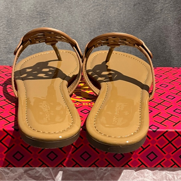 Tory Burch Women’s Miller Sandals Patent Leather Tan Size 8.5 US - Picture 10 of 15
